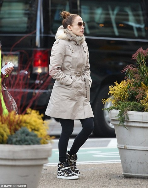 Jennifer Lopez is unrecognizable without make-up